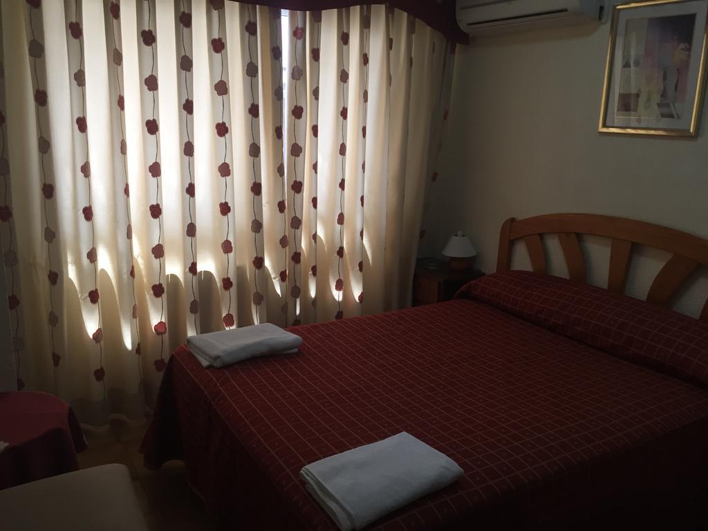 Hostal Jacinto Алькала-де-Энарес Экстерьер фото